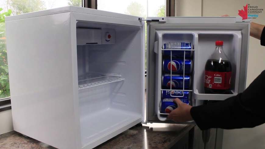 Features to look for in mini refrigerators below 3000