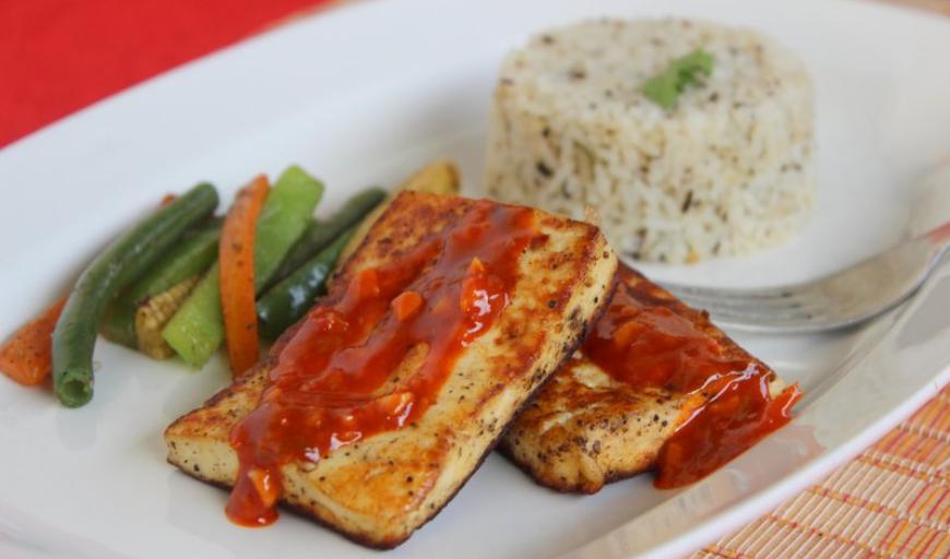 Paneer Steak Served With Sauce